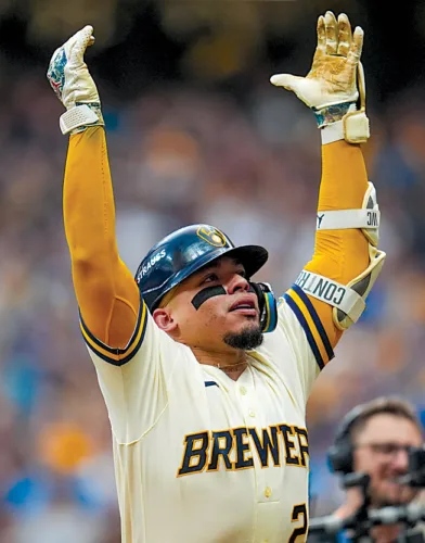 William Contreras, bullpen deliver for Milwaukee Brewers in victory over L.A. Dodgers